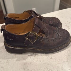 VINTAGE ENGLAND DR MARTENS MARYJANES